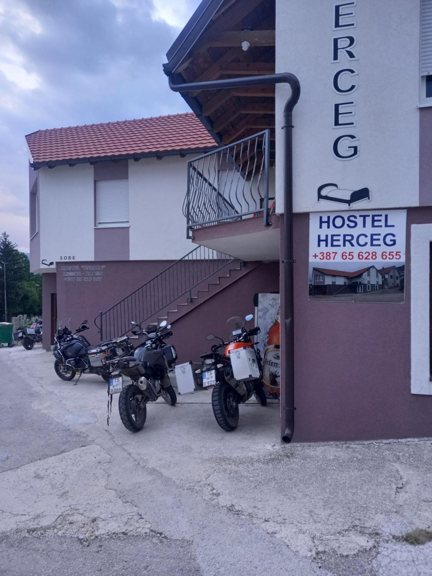 Apartmani Herceg Gacko Zewnętrze zdjęcie